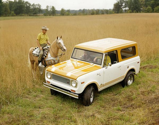 Illustration for article titled Which International Scout Should I Buy: Original 80/800 Or Scout II?